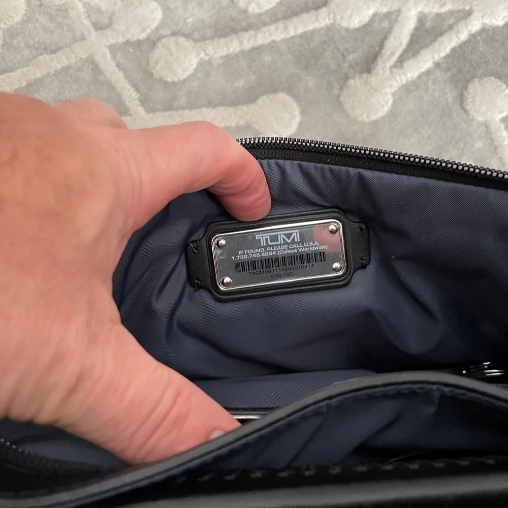 SOLD!! 
Tumi Arrivé Leather Laptop and Business brief - Picture 10 of 11